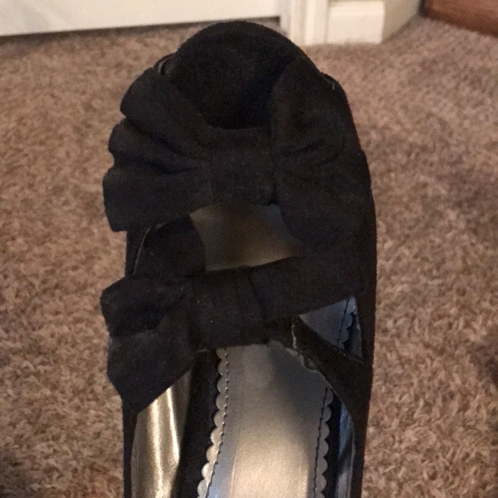 Double bow heels - Picture 4 of 4